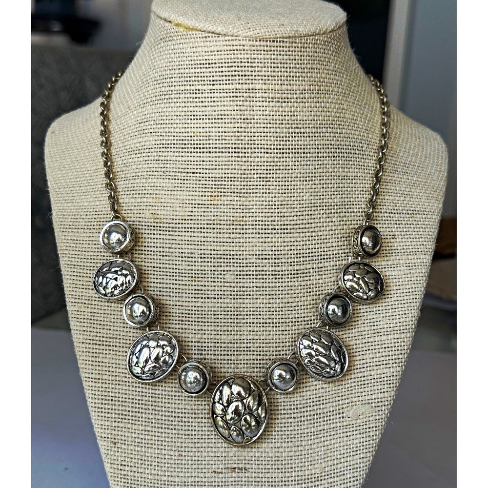Liz Claiborne Signed Statement Silver Tone Round Medallion Station Necklace 18"